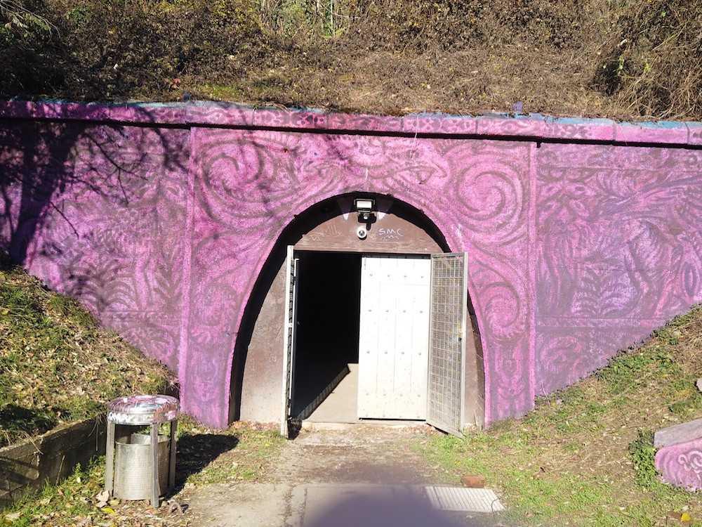 Tunnel 3 Exterior